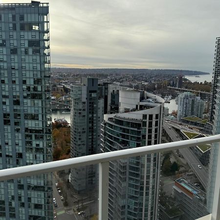 Beautiful 1 Bedroom Condo In Yaletown 밴쿠버 외부 사진