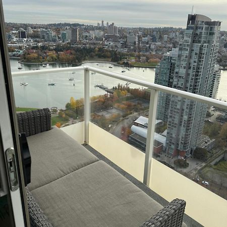 Beautiful 1 Bedroom Condo In Yaletown 밴쿠버 외부 사진