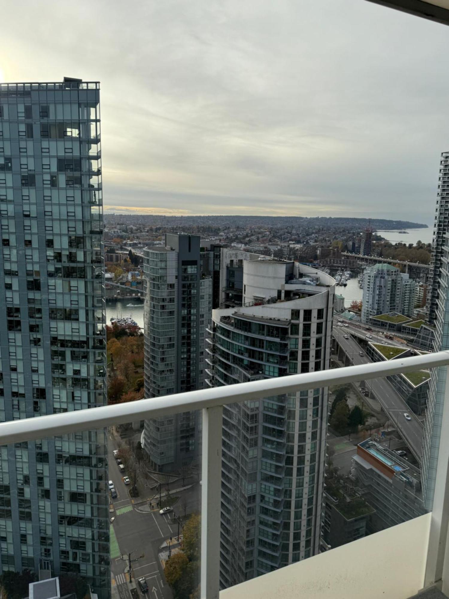 Beautiful 1 Bedroom Condo In Yaletown 밴쿠버 외부 사진